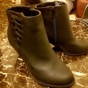 Justfab Cute Black Ankle Boots. Dress It Up Ladies